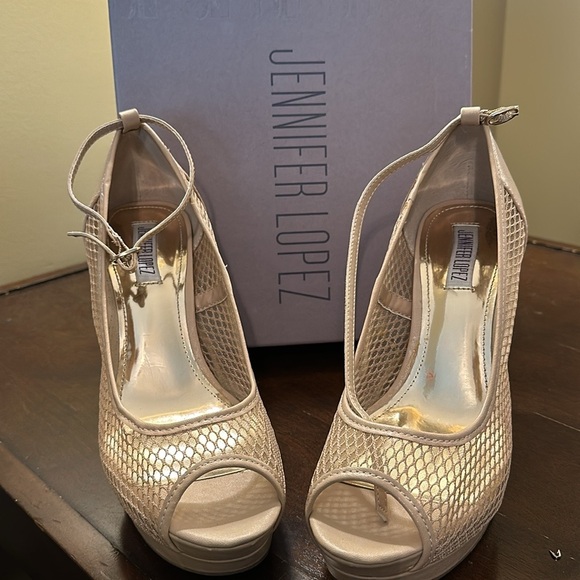 Peep toe high heels - Picture 2 of 6